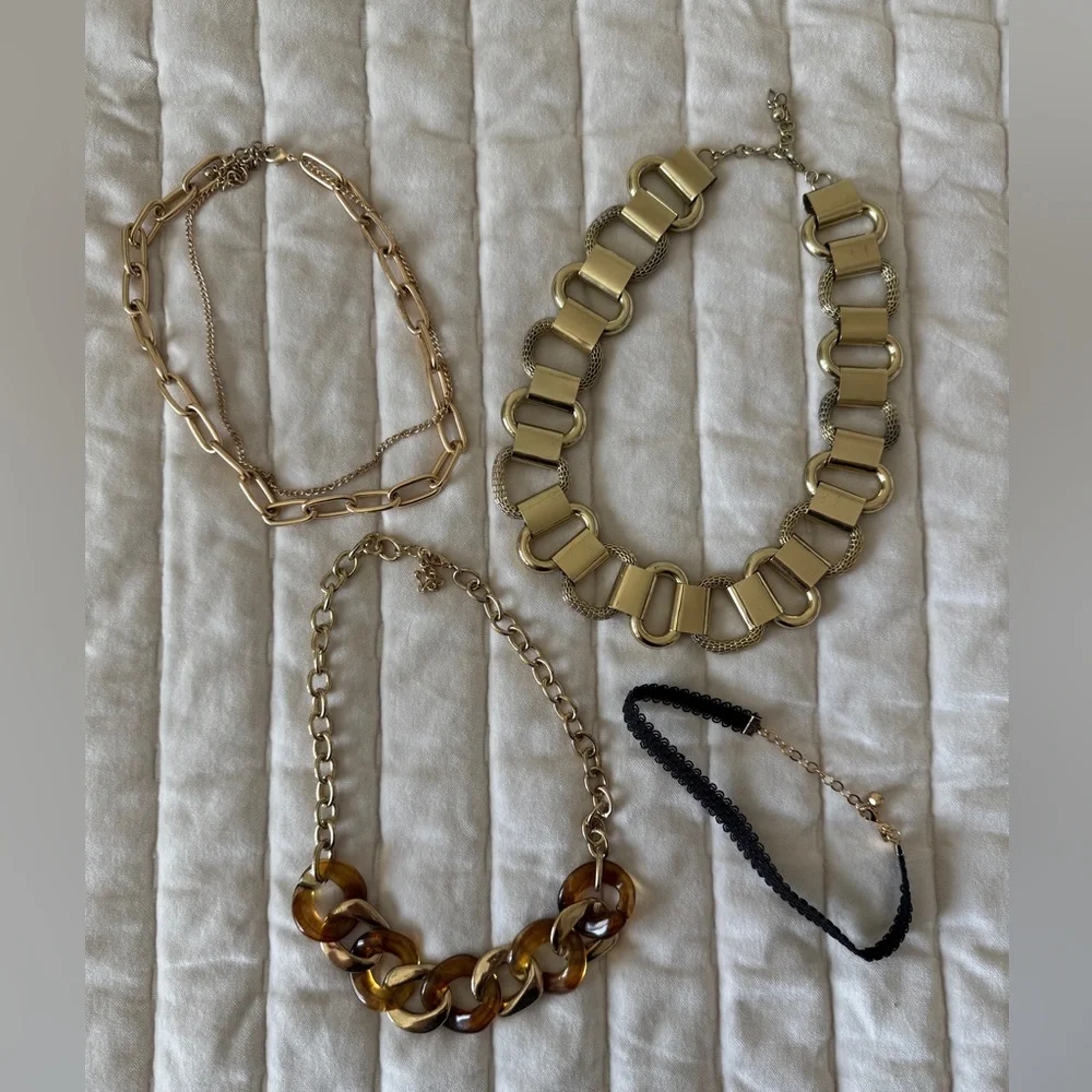 Bundle of 4 golden necklaces chain choker custom jewelry silver gold
